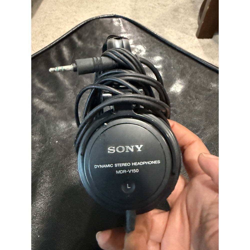 Sony MDR V150 Dynamic Stereo Headphones Black Over Ear DJ Studio‎